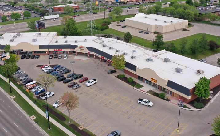 Pictures of Retail property located at 6905 E State St, Rockford, IL 61108 for lease - image #1
