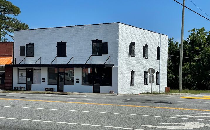 Pictures of Retail property located at 4113 Barrancas Ave, Pensacola, FL 32507 for lease - image #1