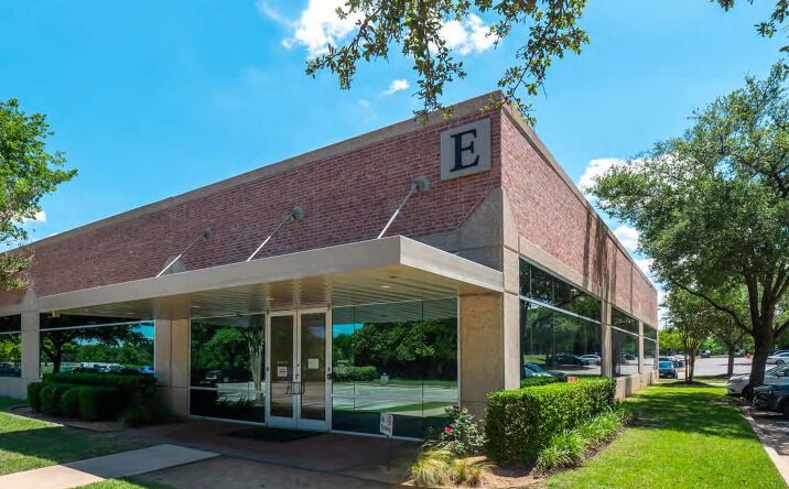 Pictures of Retail, Office, Industrial property located at 5700 S Mopac Expressway, Austin, TX 78749 for lease - image #1