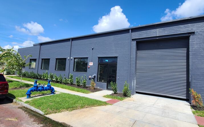 Pictures of Retail, Office, Industrial property located at 2232 2nd Ave S, St. Petersburg, FL 33712 for lease - image #1