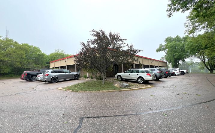 Pictures of Office property located at 3133 Floyd Blvd, Sioux City, IA 51108 for lease - image #1