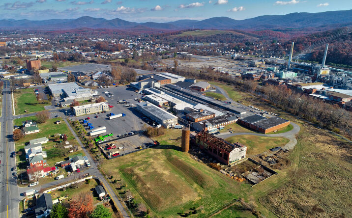 Pictures of Retail, Industrial property located at 200 W 12th St, Waynesboro, VA 22980 for lease - image #1