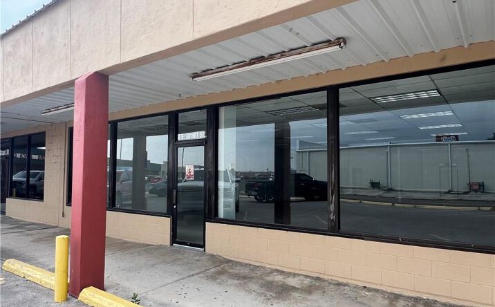 Pictures of Land property located at 8 E Grant Street, Roma, TX 78584 for lease - image #1