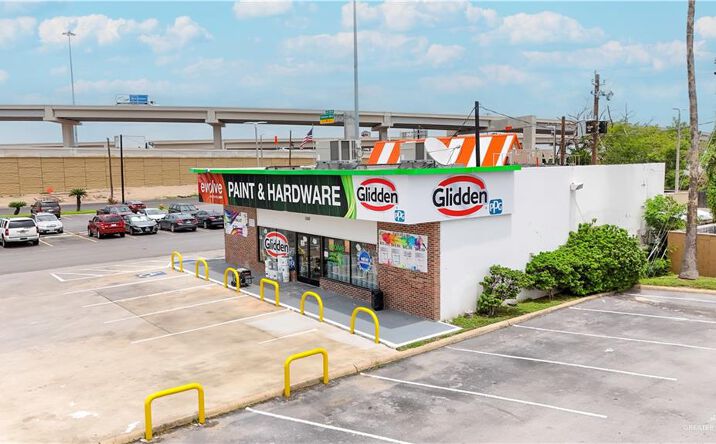 Pictures of Retail property located at 1100 N Cage Boulevard, Pharr, TX 78577 for lease - image #1