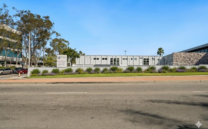 Pictures of Office property located at 2790 Atlantic Ave, Long Beach, CA 90806 for lease - image #1