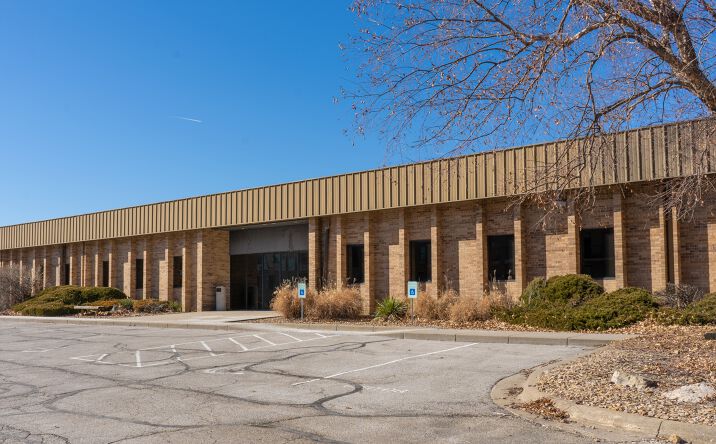 Pictures of Retail property located at 11200 Outlook St, Leawood, KS 66211 for lease - image #1