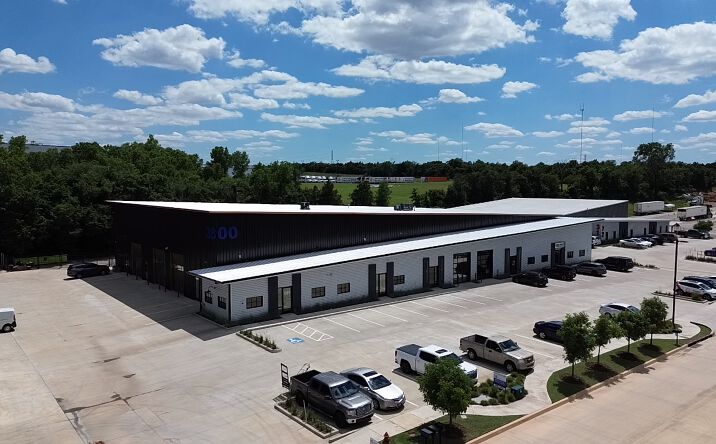 Pictures of Industrial property located at 3800 NE 104th St, Oklahoma City, OK 73131 for lease - image #1
