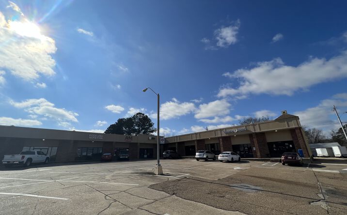 Pictures of Retail property located at 6955 Old Canton Rd, Ridgeland, MS 39157 for lease - image #1