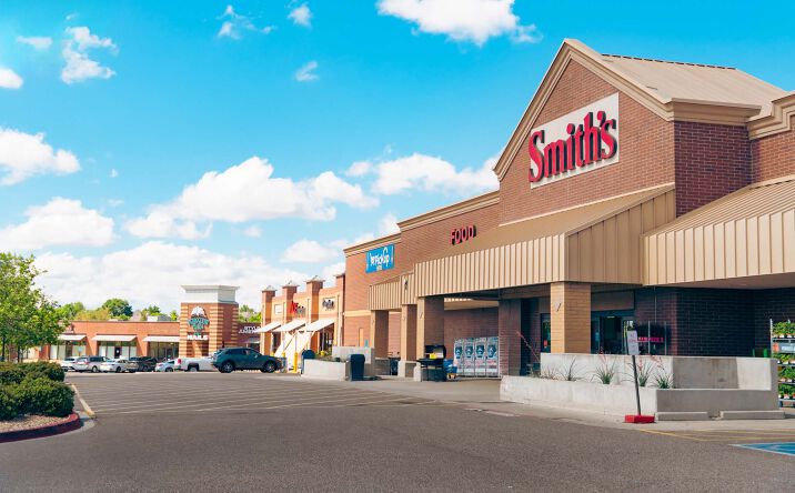 Pictures of Retail property located at 8201 Golf Course Rd NW, Albuquerque, NM 87120 for lease - image #1