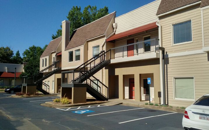 Pictures of Office property located at 1000 Johnson Ferry Rd, Marietta, GA 30068 for lease - image #1