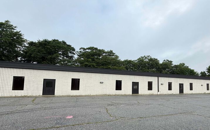 Pictures of Industrial property located at 1065-1071 Harbor Dr, West Columbia, SC 29169 for lease - image #1