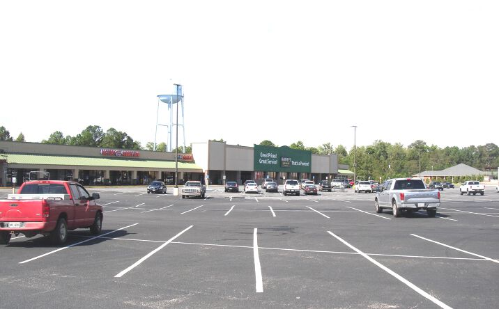 Pictures of Retail property located at 6345 Oak St, Eastman, GA 31023 for lease - image #1