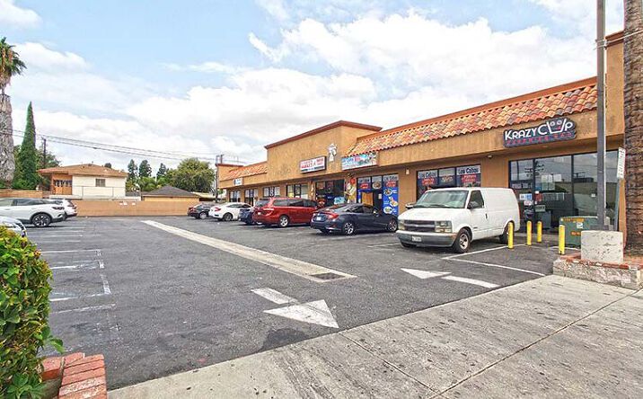 Pictures of Retail property located at 6033 Atlantic Blvd, Maywood, CA 90270 for lease - image #1