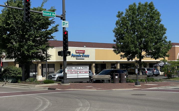 Pictures of Retail property located at 10-90 N Island Ave, Batavia, IL 60510 for lease - image #1