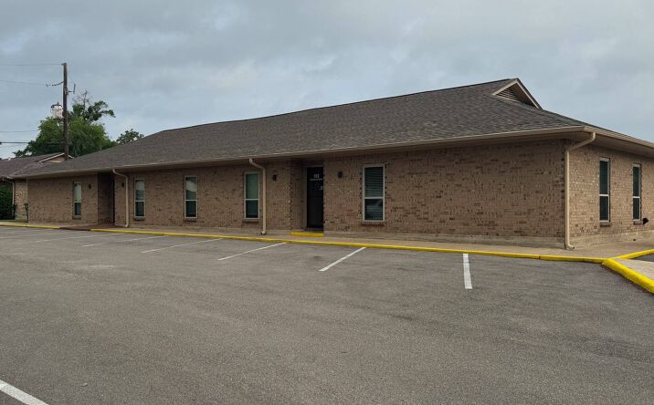 Pictures of Office property located at 103 S Commercial Cir, Warner Robins, GA 31088 for lease - image #1