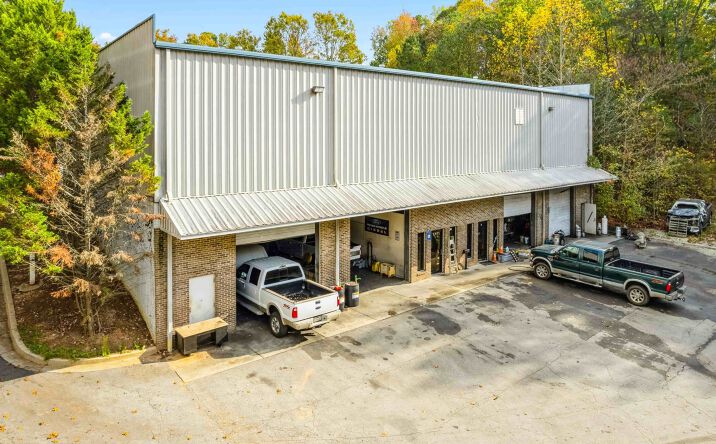 Pictures of Industrial property located at 1046 Parkway Ct, Buford, GA 30518 for lease - image #1