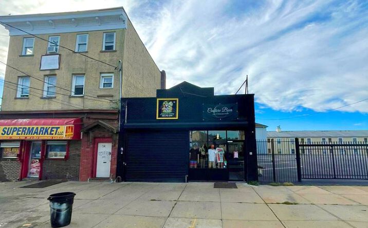 Pictures of Restaurant property located at 72 Irvine Turner Blvd, Newark, NJ 07103 for lease - image #1