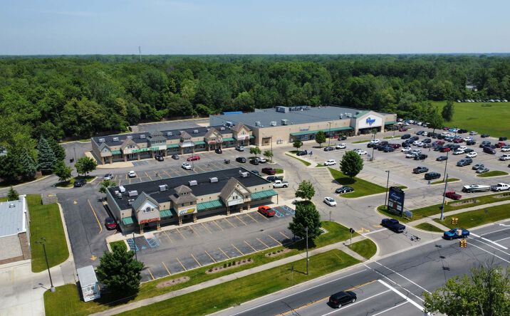 Pictures of Retail property located at 2600-2658 Pointe Tremble, Algonac, MI 48001 for lease - image #1