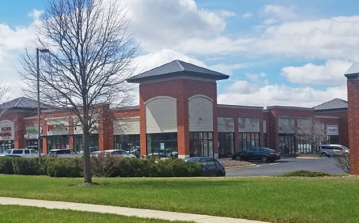 Pictures of Retail property located at 435 Angela Ln, Crystal Lake, IL 60014 for lease - image #1
