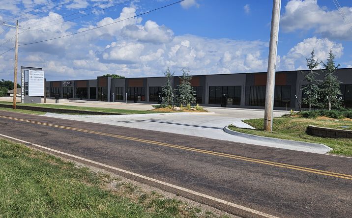 Pictures of Retail, Office, Restaurant property located at 550 NE 24th St, Newcastle, OK 73065 for lease - image #1