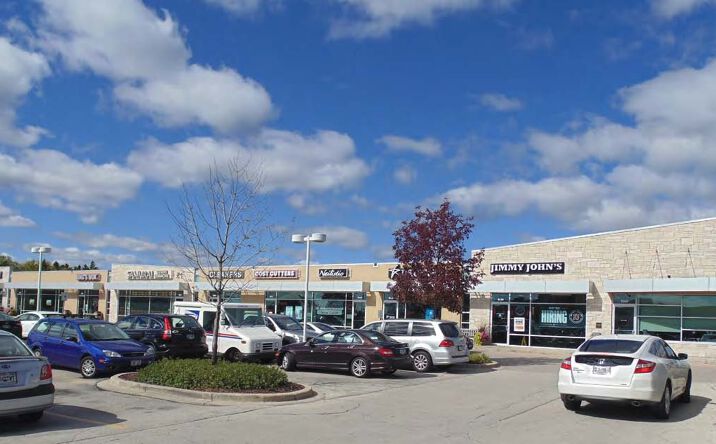 Pictures of Retail, Restaurant property located at 6969 N Port Washington Road, Glendale, WI 53217 for lease - image #1