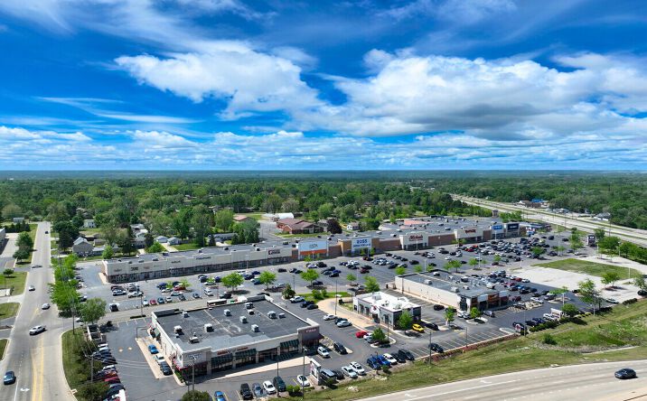 Pictures of Retail property located at 1017 West Lane Rd, Machesney Park, IL 61115 for lease - image #1