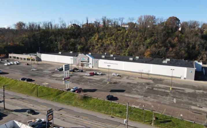 Pictures of Retail, Restaurant property located at 720 Clairton Blvd, Pleasant Hills, PA 15236 for lease - image #1