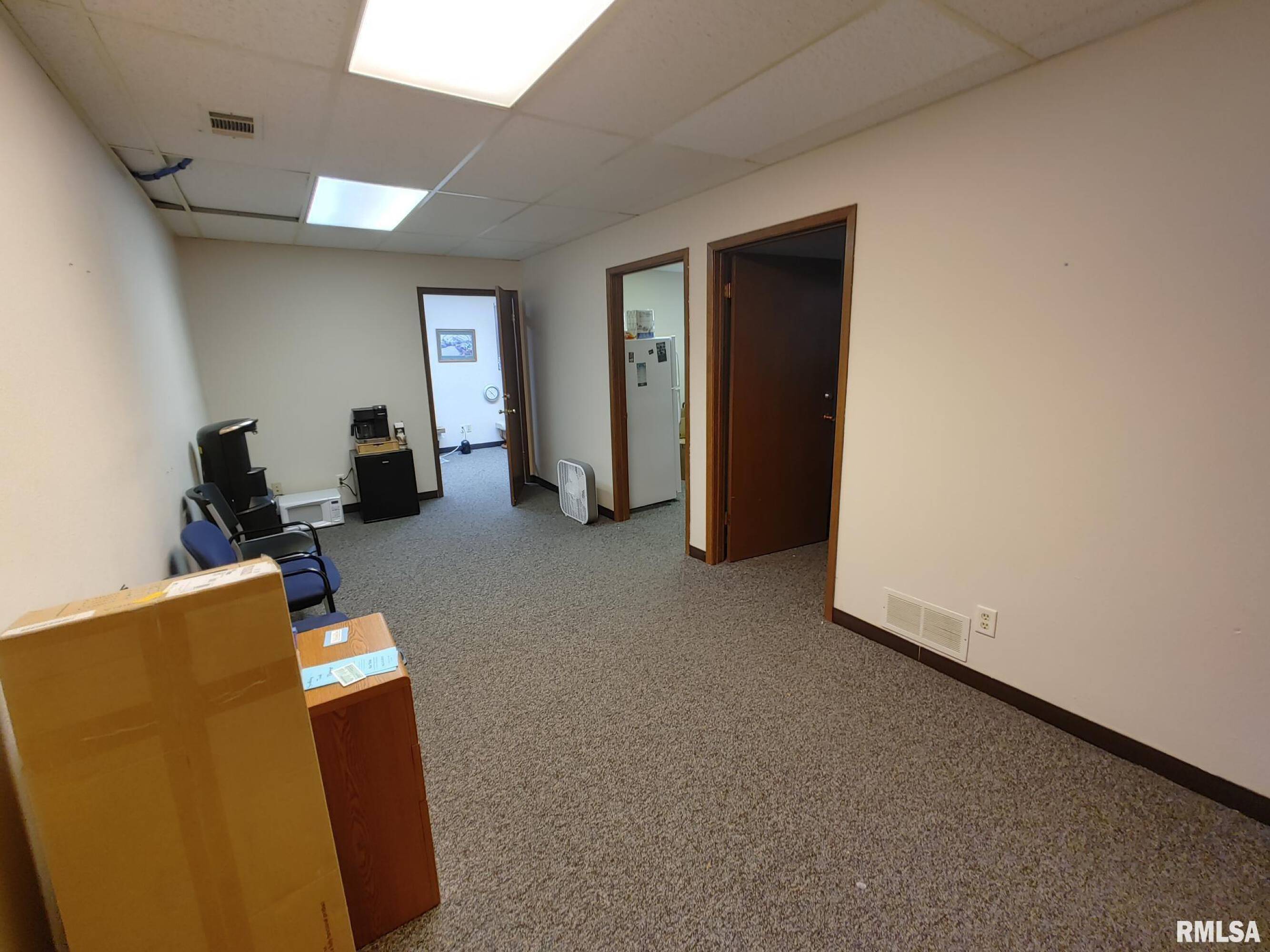 1970 SPRUCE HILLS Drive, Bettendorf, IA 52722