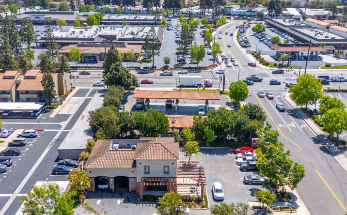 Pictures of Retail property located at 55 W Daily Dr, Camarillo, CA 93010 for lease - image #1