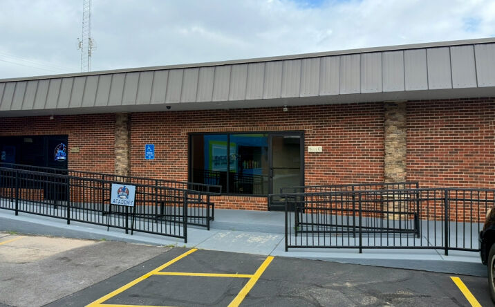 Pictures of Office property located at 1907 S Stewart Ave, Springfield, MO 65804 for lease - image #1
