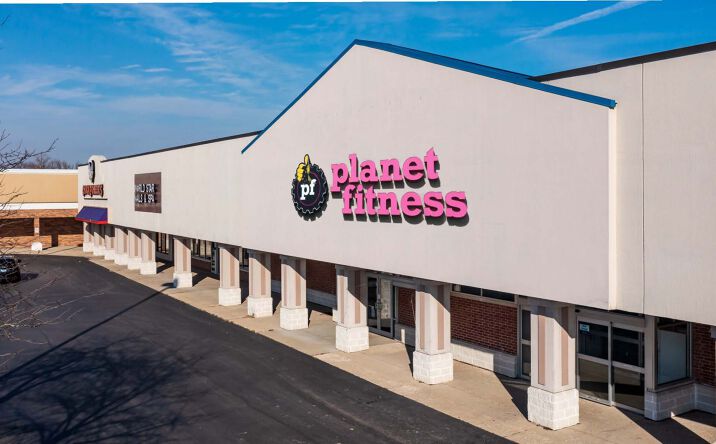 Pictures of Retail property located at NEC 75th St & Cass Ave, Darien, IL 60561 for lease - image #1