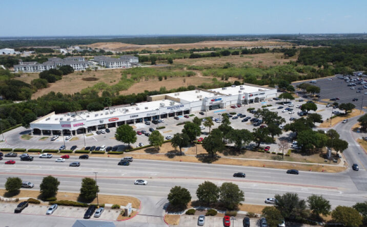 Pictures of Retail property located at 1435-1447 S. Loop 288 Denton, Texas 76205, Denton, TX 76208 for lease - image #1