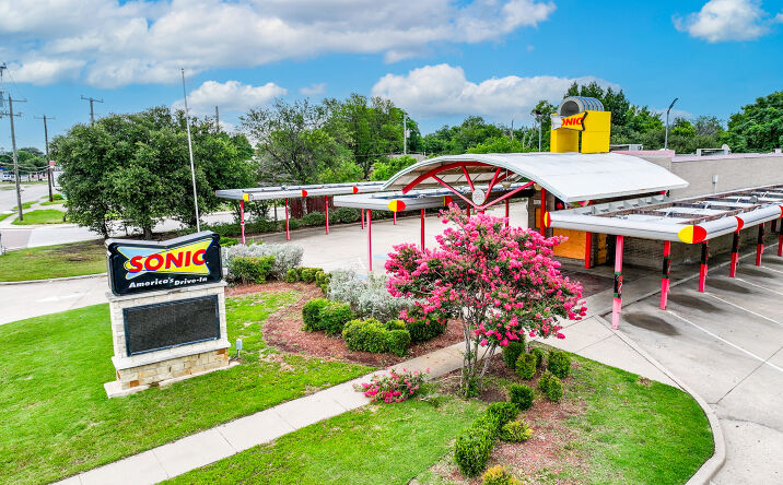 Pictures of Retail, Restaurant property located at 1300 W Pioneer Dr, Irving, TX 75061 for lease - image #1
