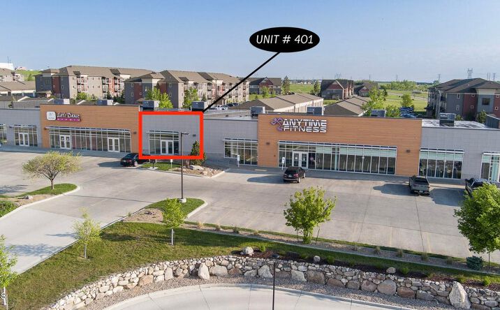 Pictures of Retail, Office, Restaurant property located at 4600 N 19th St, Bismarck, ND 58503 for lease - image #1