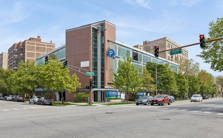 Pictures of Retail, Office property located at 7331 N Sheridan Rd, Chicago, IL 60626 for lease - image #1