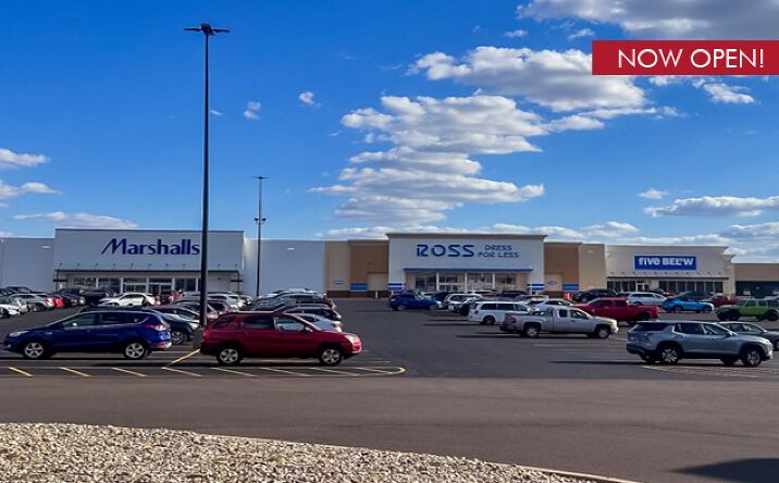 Pictures of Retail property located at 3500 Court St, Pekin, IL 61554 for lease - image #1