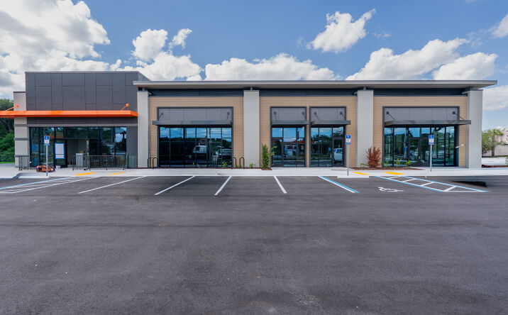 Pictures of Retail property located at 8730 Baymeadows Rd, Jacksonville, FL 32256 for lease - image #1