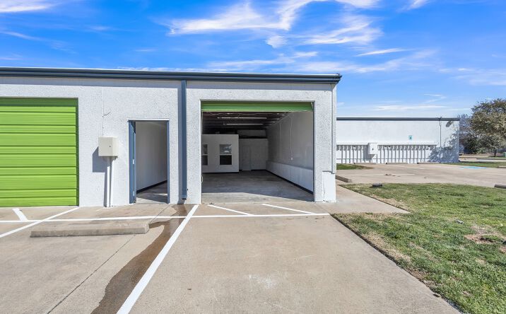 Pictures of Industrial property located at 4412 Southwest Blvd, Fort Worth, TX 76116 for lease - image #1