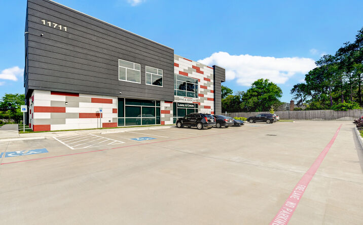 Pictures of Office property located at 11711 Bedford St, Houston, TX 77031 for lease - image #1