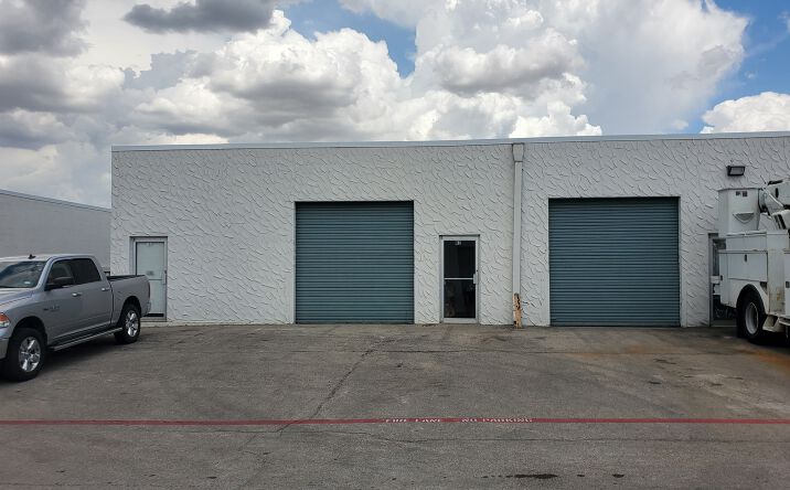 Pictures of Industrial property located at 2026 W Pioneer Pkwy, Arlington, TX 76013 for lease - image #1