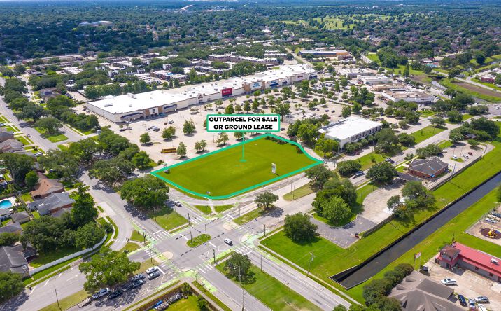 Pictures of Land property located at 3000 Holiday Dr, New Orleans, LA 70131 for lease - image #1