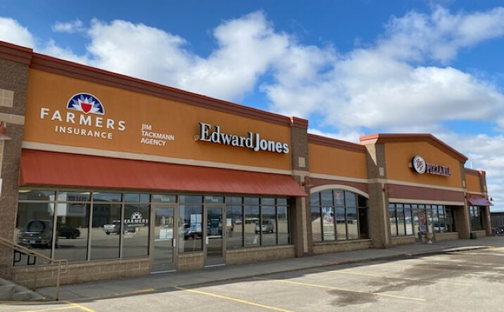 Pictures of Retail, Restaurant property located at 3456 East Circle Dr NE, Rochester, MN 55906 for lease - image #1