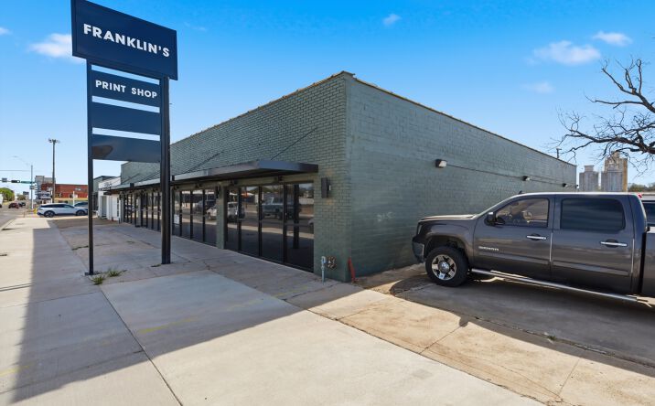 Pictures of Office property located at 1718 - 1720 Franklin Ave, Waco, TX 76701 for lease - image #1