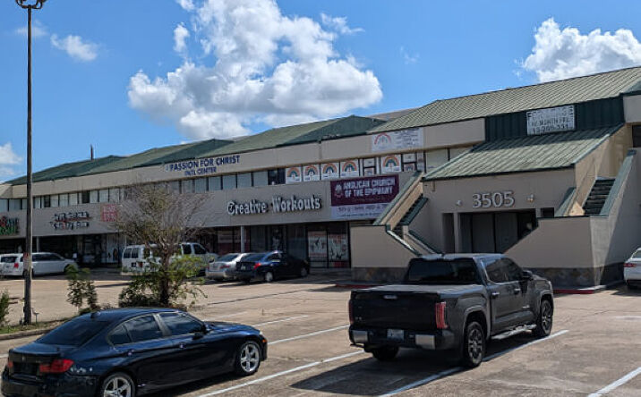 Pictures of Retail, Office, Restaurant property located at 3505 S Dairy Ashford Rd, Houston, TX 77082 for lease - image #1