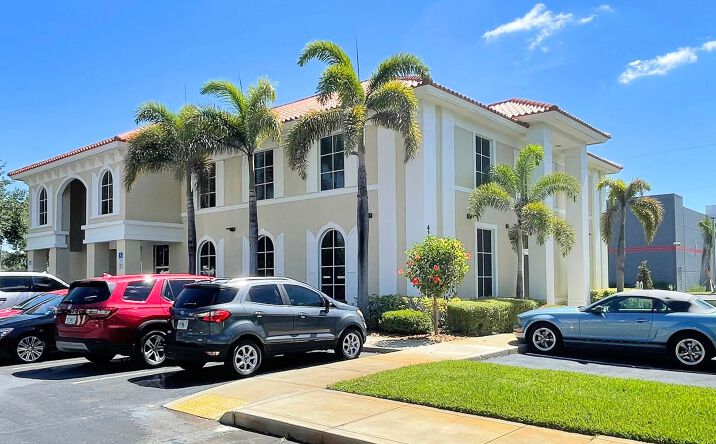 Pictures of Office property located at 4375 Radio Rd, Naples, FL 34104 for lease - image #1