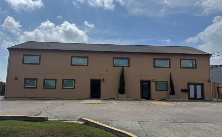 Pictures of Office property located at 5902 Kostoryz, Corpus Christi, TX 78415 for lease - image #1