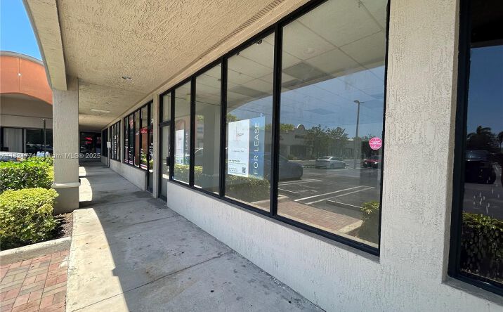 Pictures of Retail property located at 201 S Federal Hwy, Pompano Beach, FL 33062 for lease - image #1