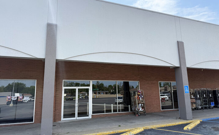 Pictures of Retail property located at 540 W Jackson St, Mexico, MO 65265 for lease - image #1