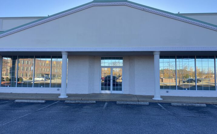 Pictures of Restaurant property located at 1831 Weeksville Rd, Elizabeth City, NC 27909 for lease - image #1