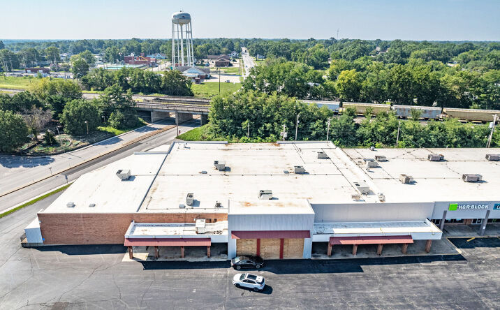 Pictures of Retail, Restaurant property located at 500 W Jackson St, Mexico, MO 65265 for lease - image #1